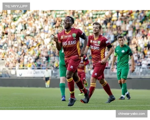 肯普夫扩大比分锁定胜局 德国后卫定位球威胁不容小觑 肯普夫扩大比分锁定胜局 德国后卫定位球威胁不容小觑